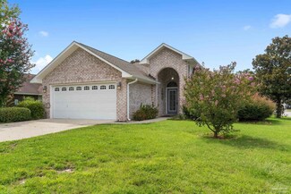 3911 Windsor Castle Blvd, Milton, FL 32583