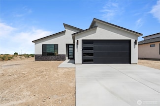 1169 E Mt Hood St, Othello, WA 99344