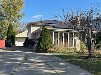 139 N Hemlock Ave, Wood Dale, IL 60191