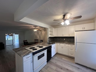 2102 NE 1st Way, Boynton Beach, FL 33435