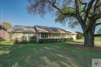 215 Newcastle, Texarkana, TX 75503