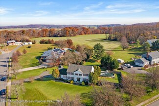 2 Mill Pond Dr, Cream Ridge, NJ 08514