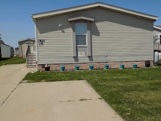 3449 Berry Dr, Carleton, MI 48117