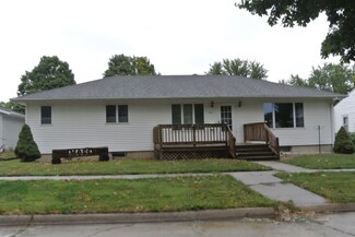 421 Maple St, Osage, IA 50461
