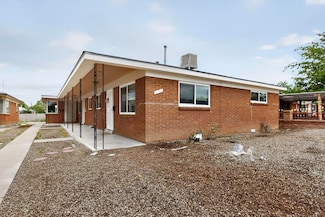 1129 Georgia St SE, Albuquerque, NM 87108