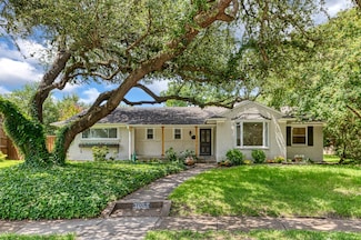 7053 Wakefield Cir, Dallas, TX 75231