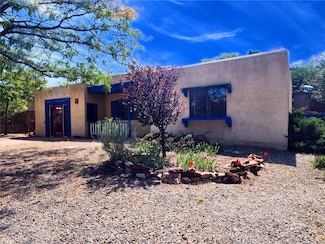 3320 Camino Prado Vista, Santa Fe, NM 87507