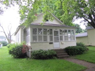 418 N Wacouta Ave, Prairie Du Chien, WI 53821