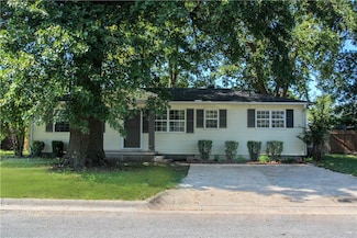 508 Geneva St, Springdale, AR 72762