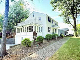 48 Admiral Dr, Eastlake, OH 44095