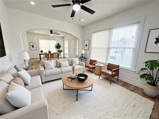 2217 10th Ave, Los Angeles, CA 90018