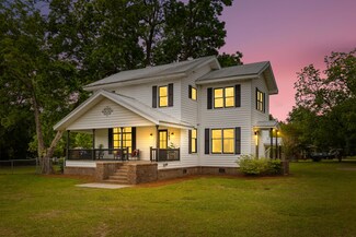 285 Roosevelt Dr, Saint Stephen, SC 29479