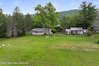 11 Heyden Rd, Shokan, NY 12481