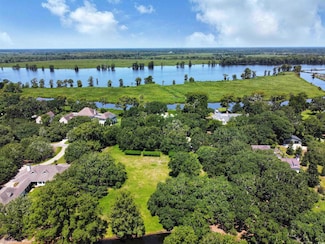 422 Rossdhu Ave, Pawleys Island, SC 29585