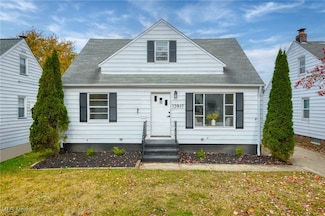 13917 Maple Leaf Dr, Cleveland, OH 44125