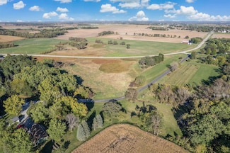 11.18 Hillcrest Rd, Oak Grove, WI 53039