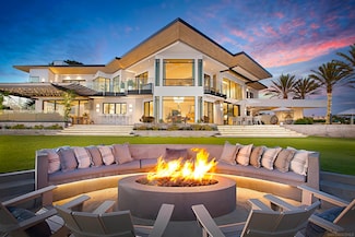 5416 Candlelight Dr, La Jolla, CA 92037