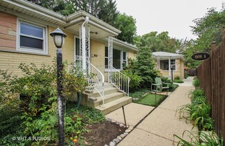 1909 Grant St Unit A, Evanston, IL 60201