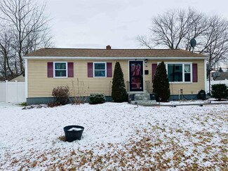 28 Nagle St, Nashua, NH 03060