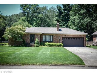 166 White Pond Dr, Akron, OH 44313