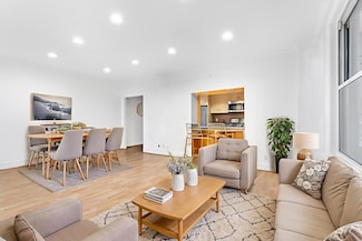 150 E 49th St Unit 1C, New York, NY 10017