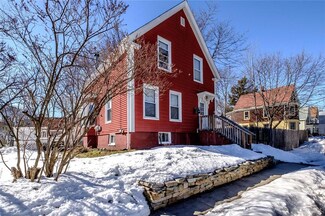 46 Irving St, Portland, ME 04103