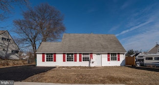 41 Crown Rd, Levittown, PA 19057