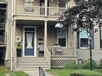 13 Oak St Unit 1, Uxbridge, MA 01569