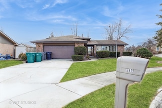 8935 Cypress Ct, Orland Park, IL 60462