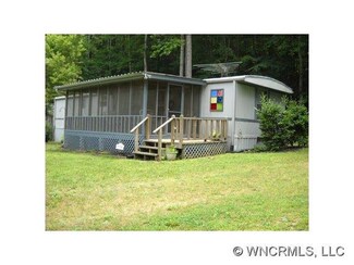 2758 Green River Cove Rd, Saluda, NC 28773