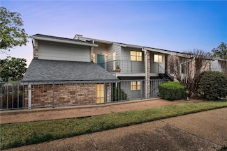 2903 Lake Shore Dr Unit 302, Waco, TX 76708