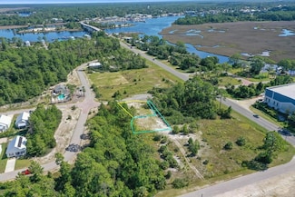 185 Carraway Ln, Carrabelle, FL 32322