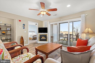 37456 Pettinaro Dr Unit 6402, Ocean View, DE 19970