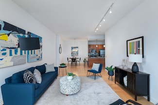 215 7th St NE Unit 205, Minneapolis, MN 55413