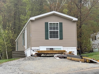 37 Tote Dr, New Ipswich, NH 03071