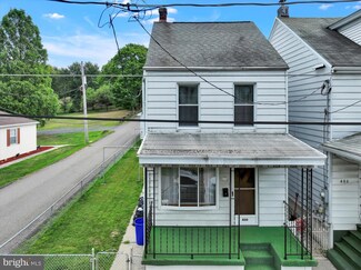 400 W Carroll St, Saint Clair, PA 17970