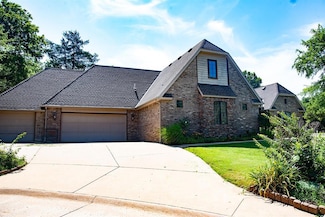 1 Greenbriar Ct, Ponca City, OK 74604