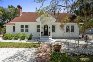 675 Vincent St, Palm Harbor, FL 34681