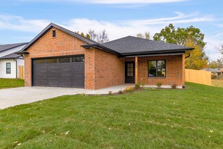 409 W Smith St, Sturgeon, MO 65284