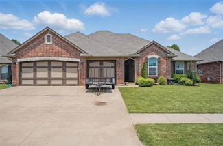 2513 SE 13th St, Moore, OK 73160