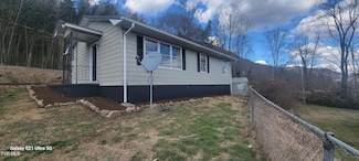708 W 8th St N, Big Stone Gap, VA 24219