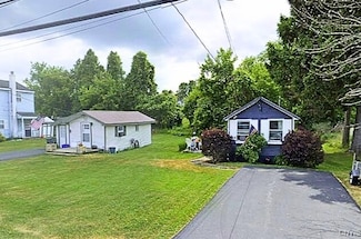 7084 & 7086 Lakeshore Rd, Cicero, NY 13039