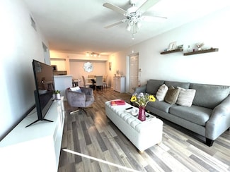 713 Villa Cir, Boynton Beach, FL 33435