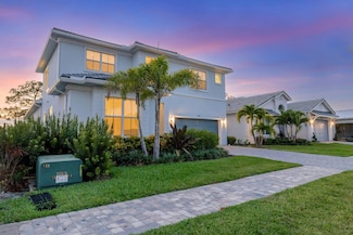 211 SE Calmo Cir, Port Saint Lucie, FL 34984