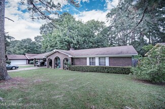 140 Sharon Hills Dr, Jackson, MS 39212