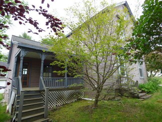68 Park St, Belfast, ME 04915