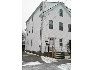 46 1st St, Prudence Island, RI 02872
