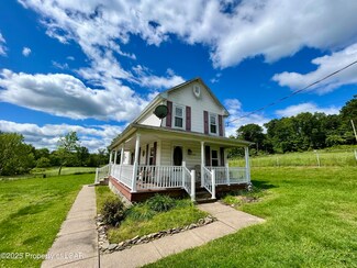 444 Pecks Rd, Pittston, PA 18643