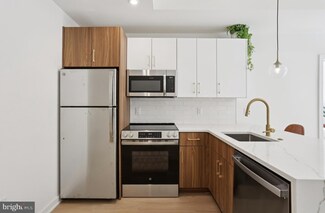 416 Vine St Unit 210, Philadelphia, PA 19106