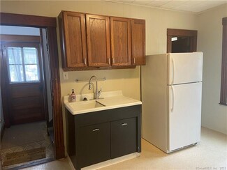 53 Oakwood Ave Unit 2, West Hartford, CT 06119